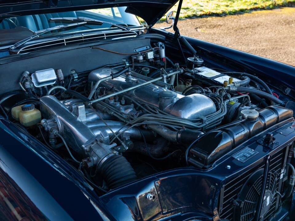Afbeelding 5/45 van Mercedes-Benz 300 SE (1965)