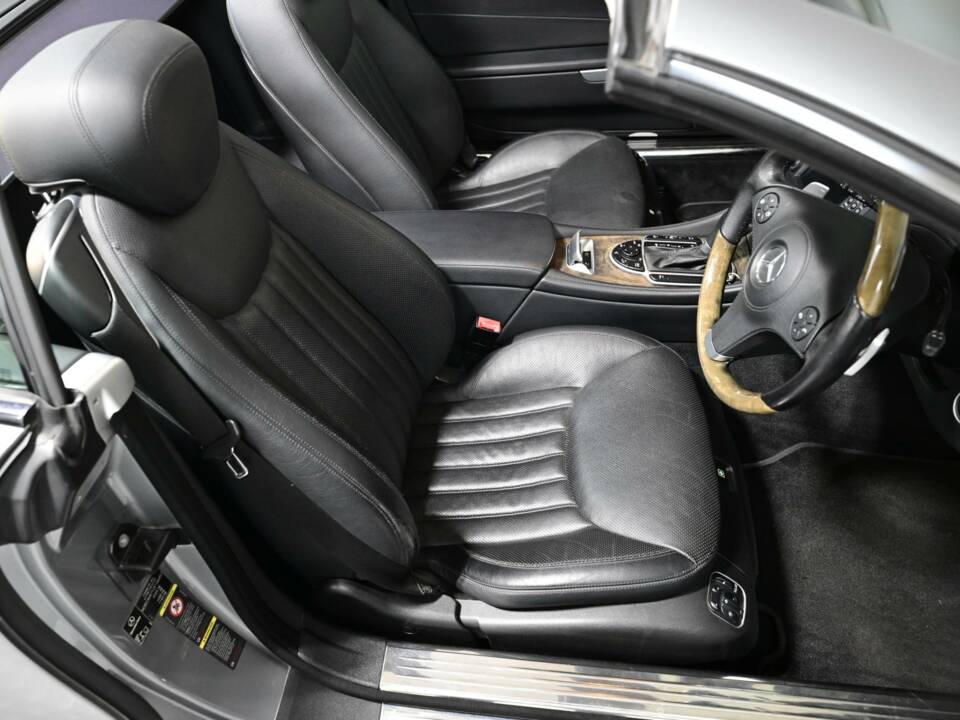 Imagen 36/50 de Mercedes-Benz SL 500 (2008)