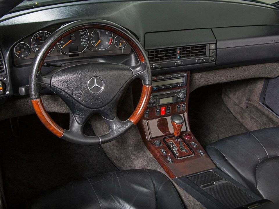 Bild 16/20 von Mercedes-Benz SL 320 (2000)