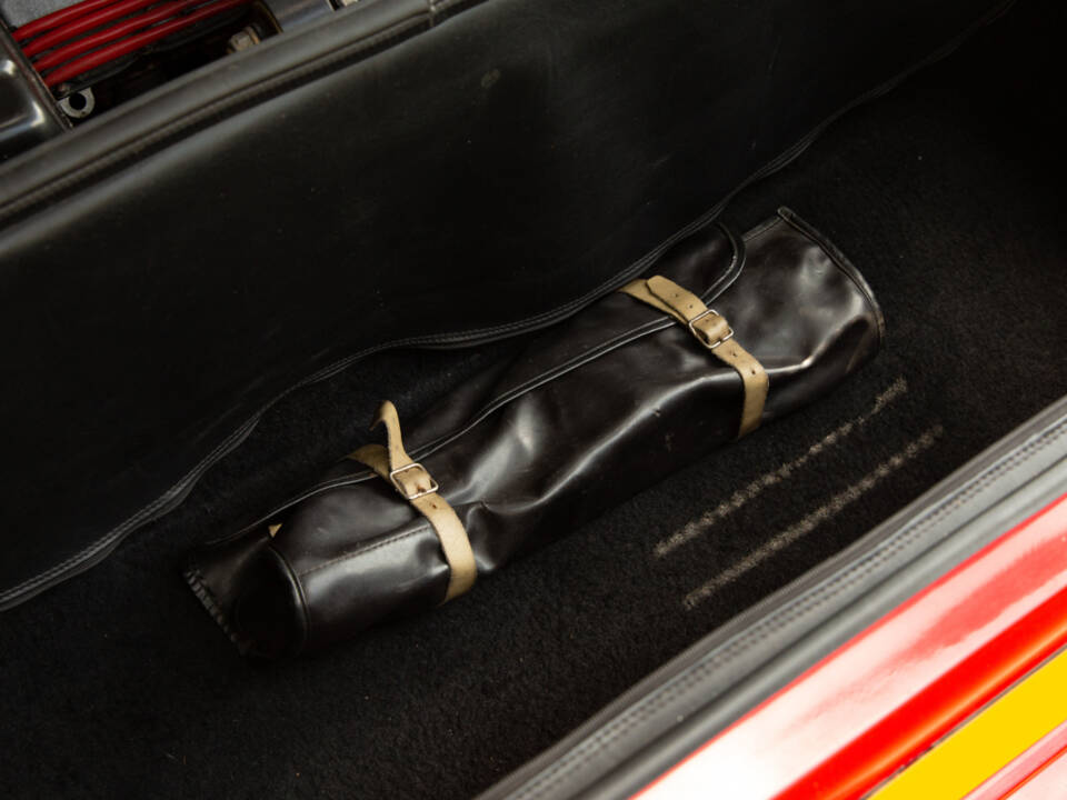 Immagine 12/49 di Ferrari 328 GTS (1988)
