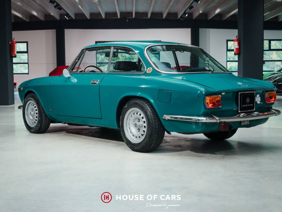 Image 9/25 of Alfa Romeo 1750 GT Veloce (1970)