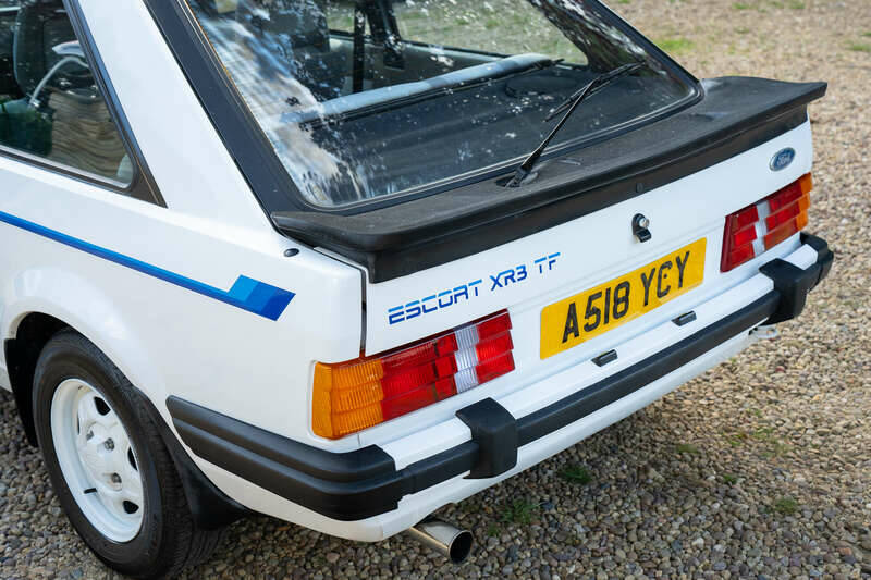 Image 33/50 of Ford Escort XR3i (1983)