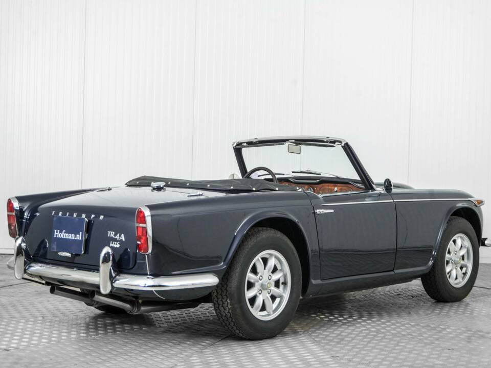 Image 2/50 of Triumph TR 4A (1967)