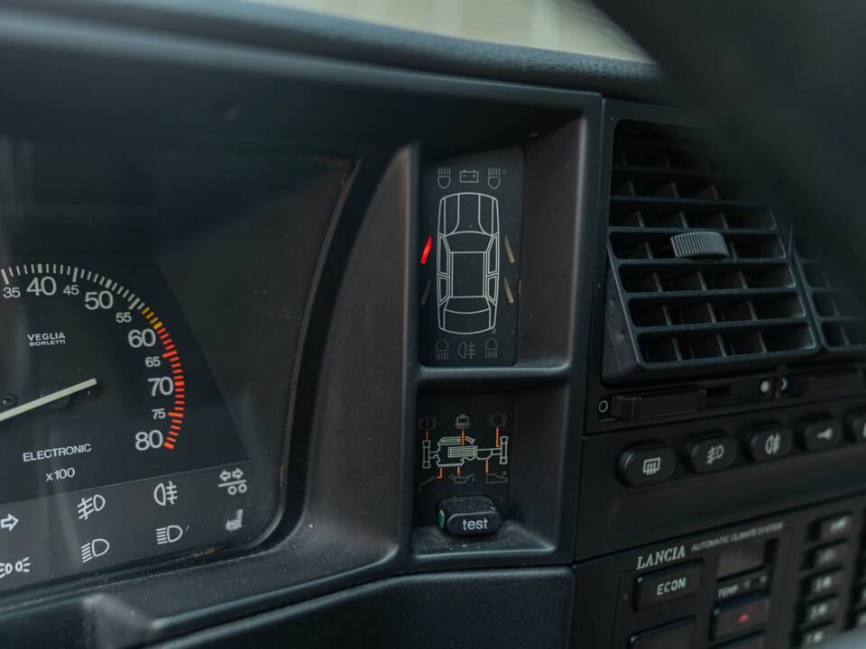 Bild 26/40 von Lancia Thema 6V (1985)