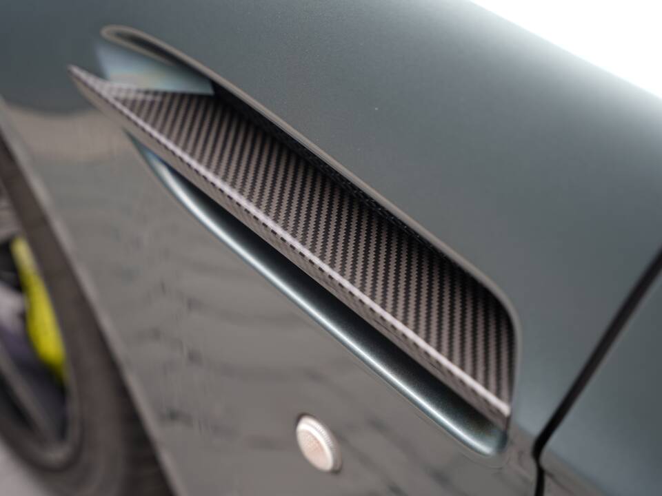 Bild 45/50 von Aston Martin V8 Vantage AMR (2018)
