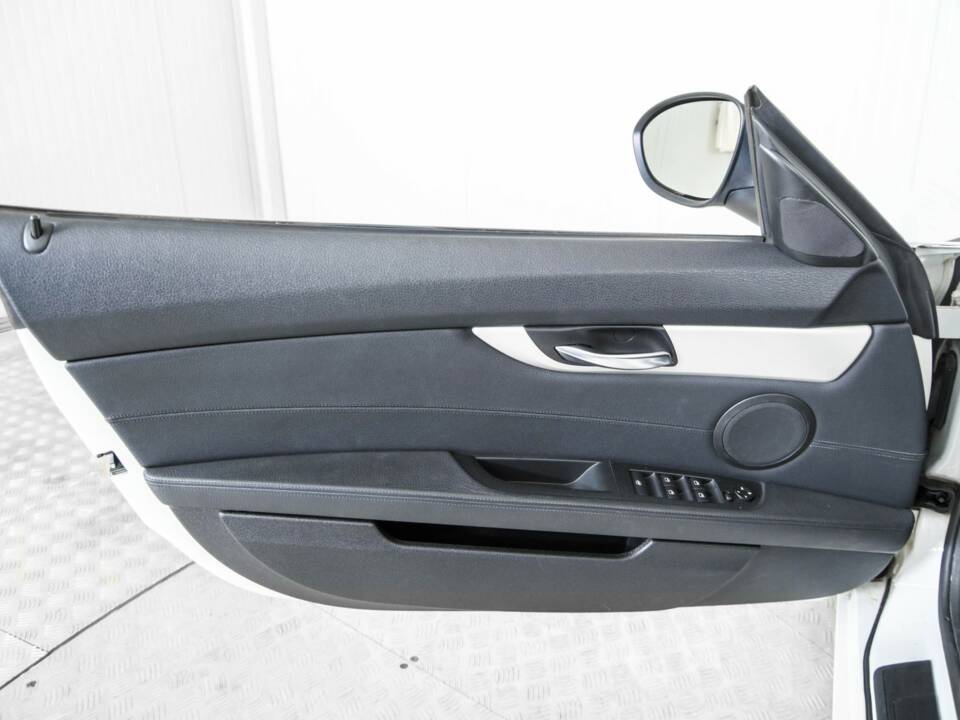 Image 33/50 of BMW Z4 sDrive23i (2010)