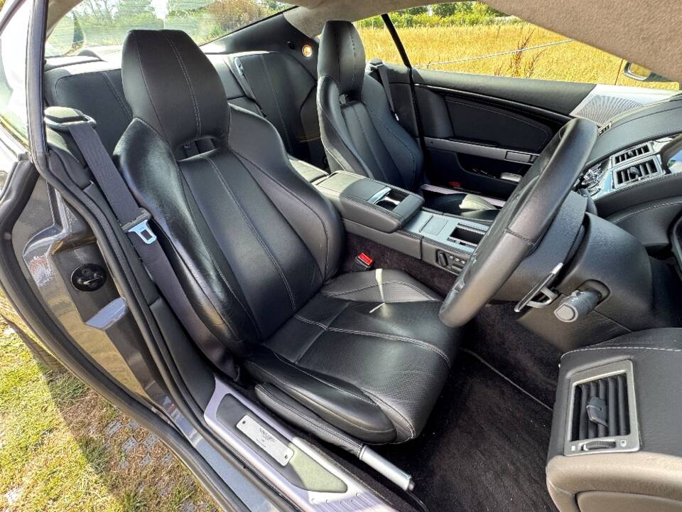 Bild 22/30 von Aston Martin DB 9 (2009)