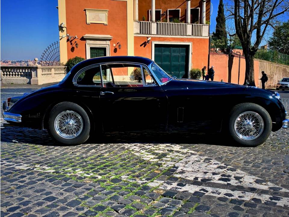 Image 3/6 of Jaguar XK 150 3.8 S FHC (1961)