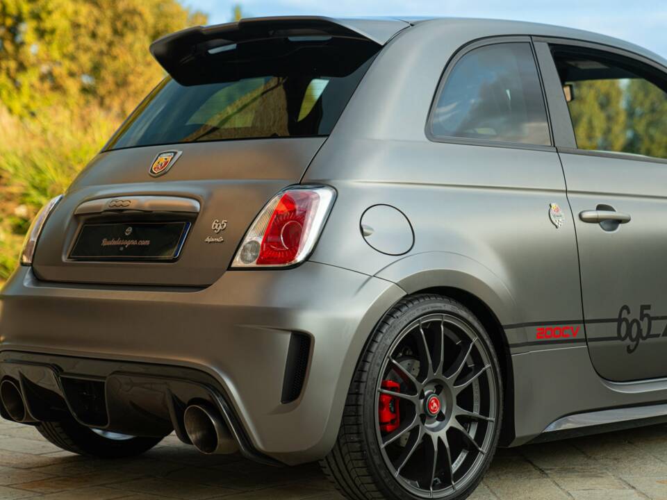 Immagine 25/50 di Abarth 695 Biposto (2016)