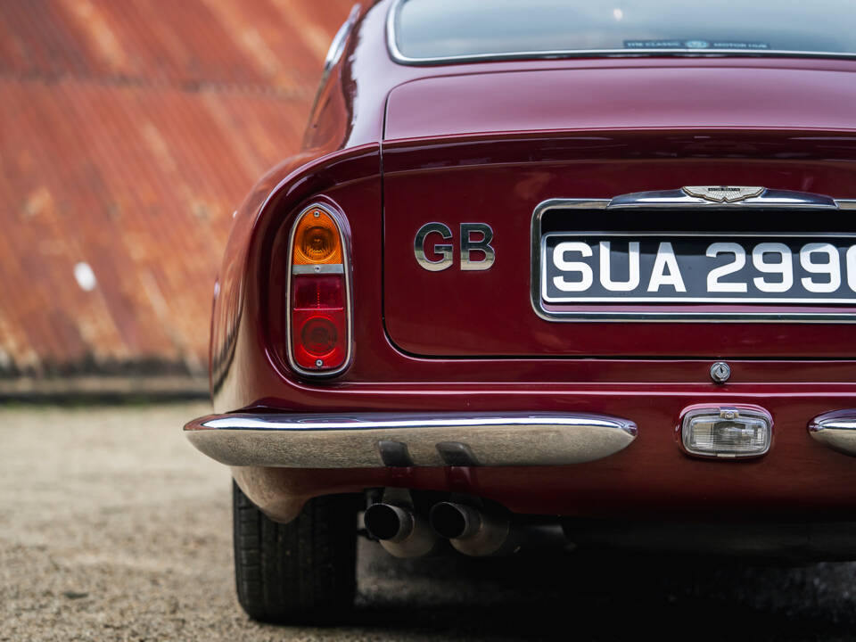 Image 16/30 de Aston Martin DB 6 Vantage (1969)