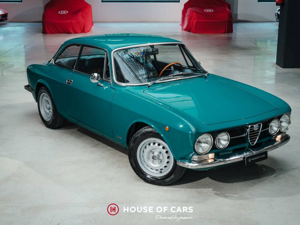 Image 4/25 of Alfa Romeo 1750 GT Veloce (1970)