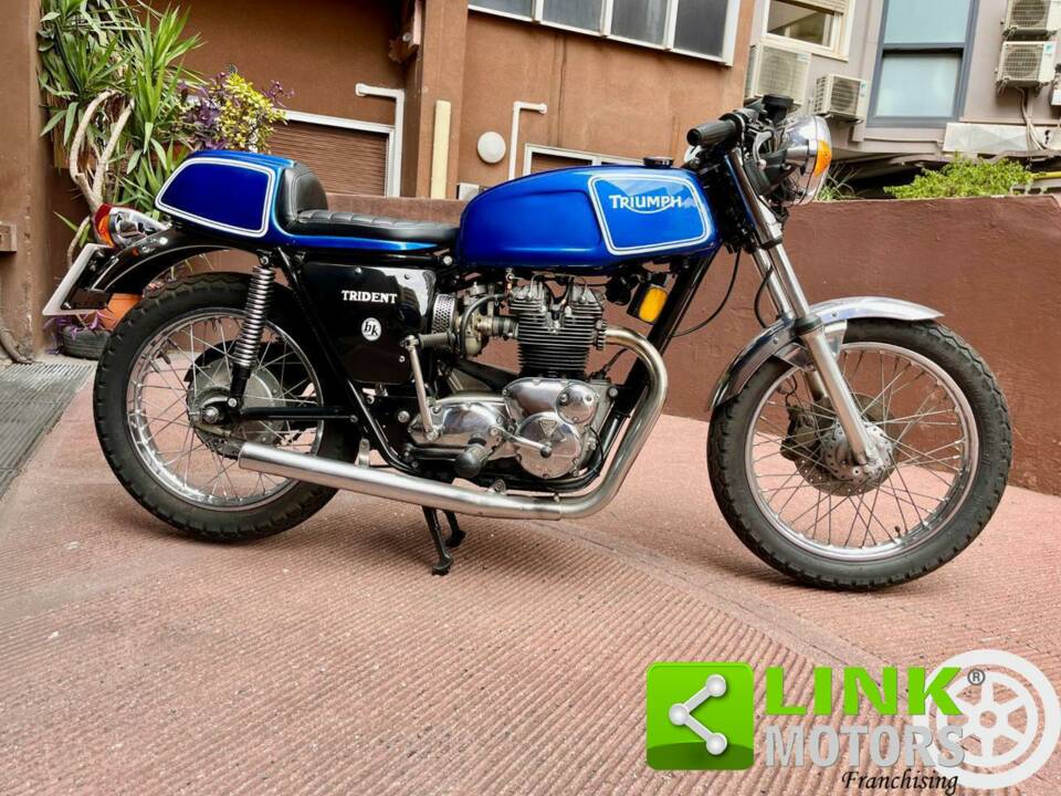 Bild 2/10 von Triumph DUMMY (1974)