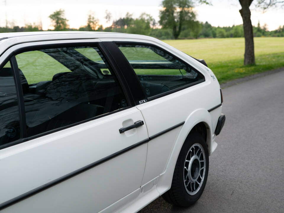 Bild 13/35 von Volkswagen Scirocco II 1.8 (1989)