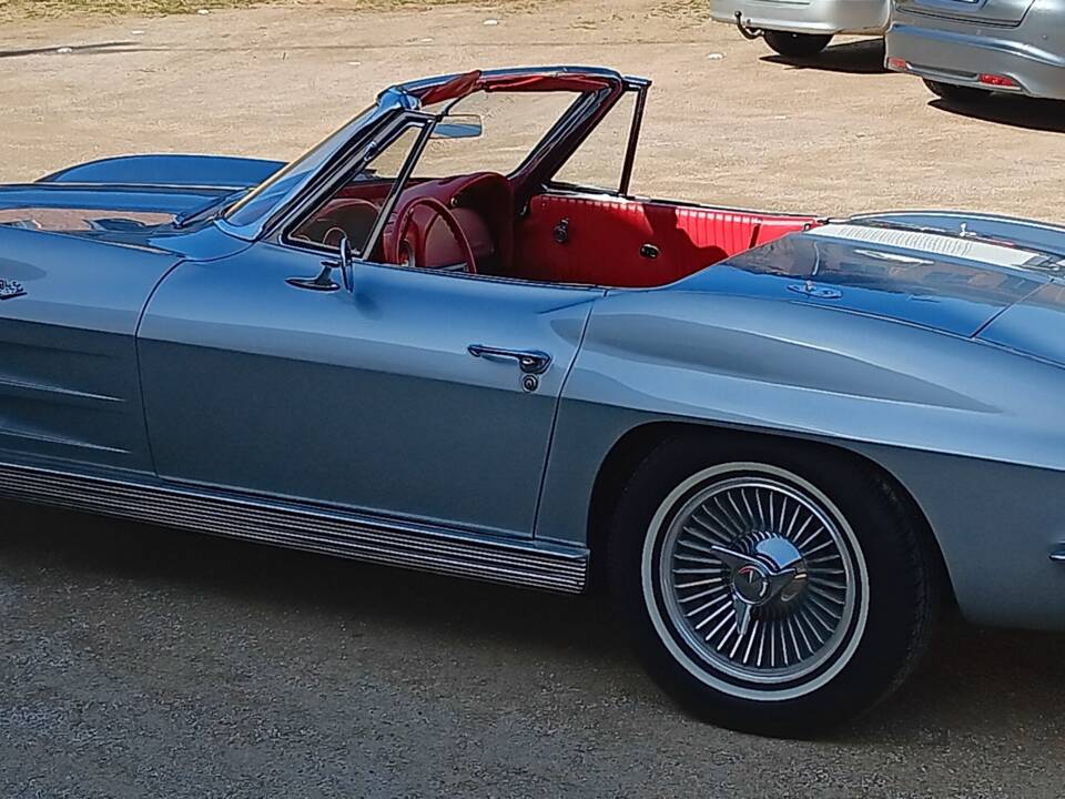 Image 18/35 of Chevrolet Corvette Sting Ray (1963)