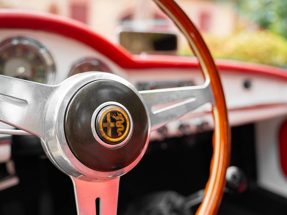 Bild 32/43 von Alfa Romeo Giulia 1600 Spider (1964)