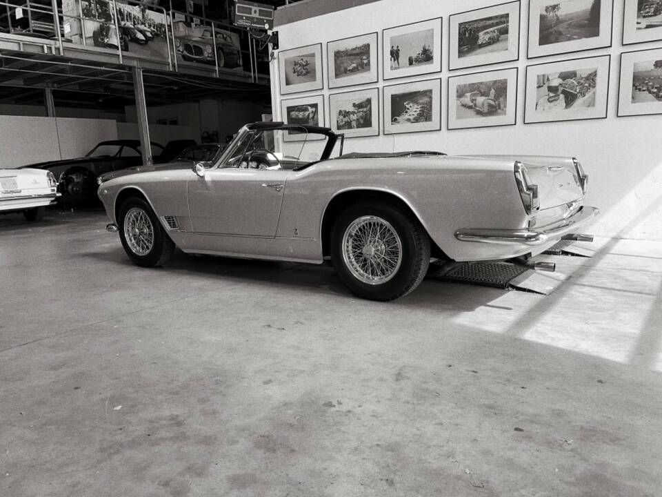 Afbeelding 2/16 van Maserati 3500 GTI Spyder Vignale (1962)