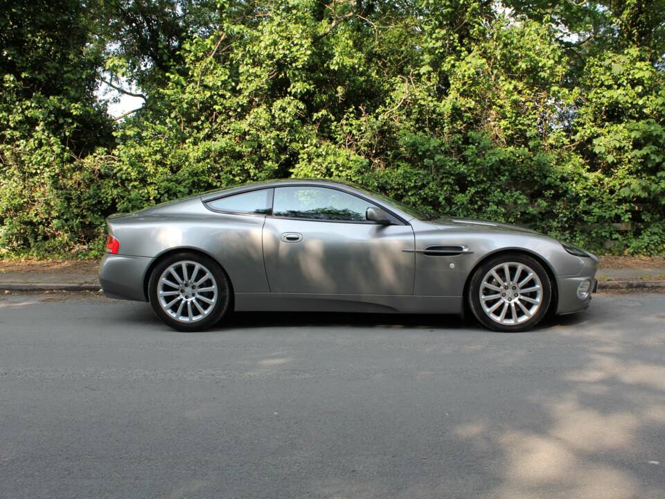 Bild 7/17 von Aston Martin V12 Vanquish (2002)
