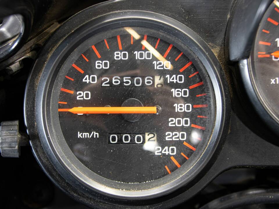 Image 38/50 of Yamaha FZ 750 (1986)