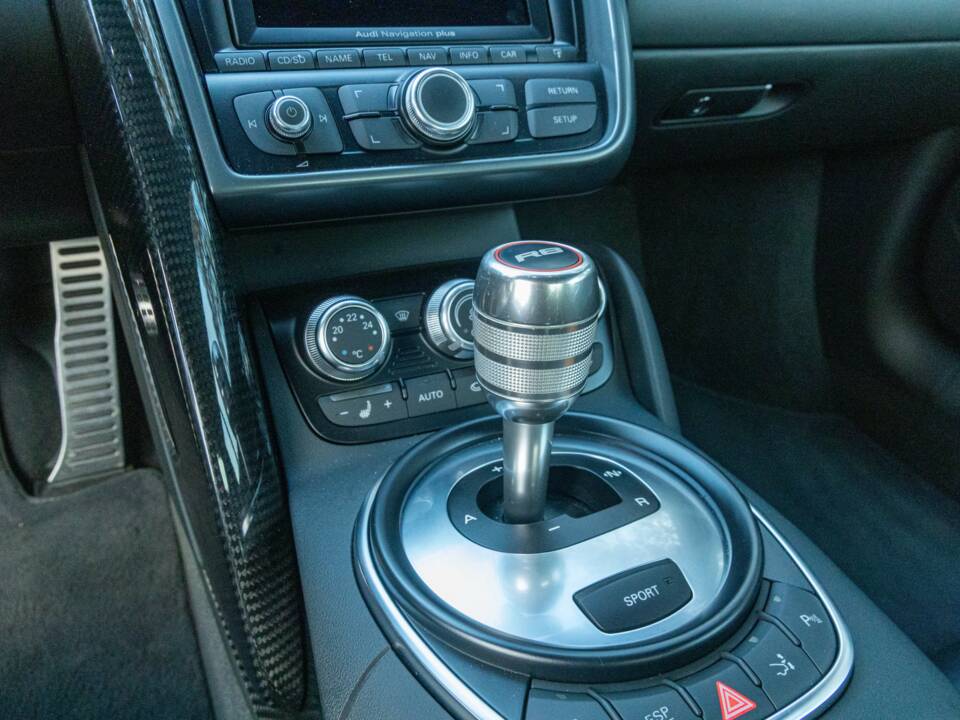Image 48/50 de Audi R8 V10 (2011)