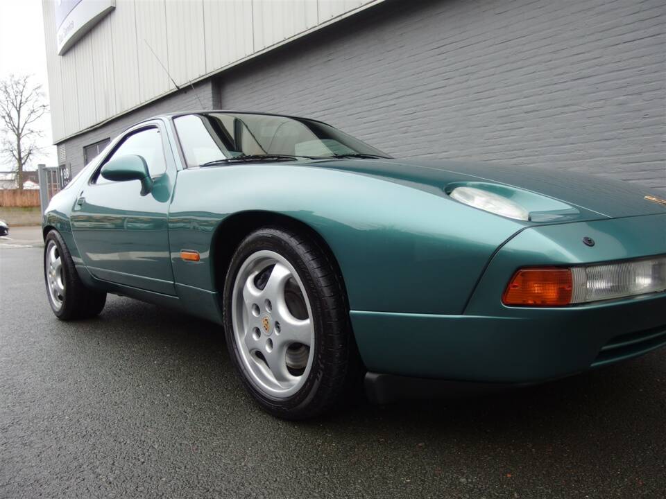 Bild 15/99 von Porsche 928 GTS (1992)