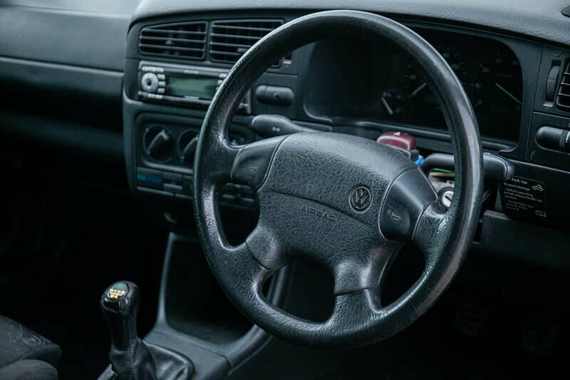 Bild 32/50 von Volkswagen Golf III Cabrio 2.0 (1995)