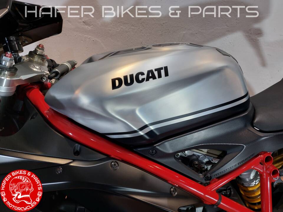 Imagen 43/55 de Ducati DUMMY (2010)
