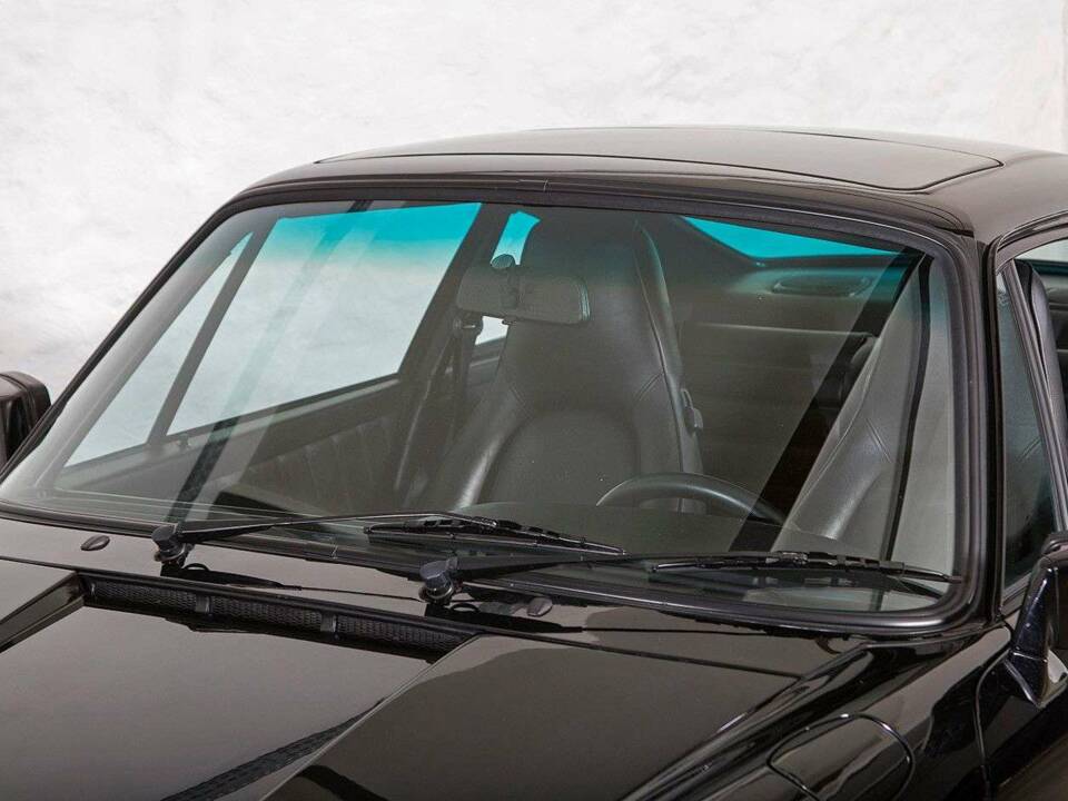 Bild 11/25 von Porsche 911 Carrera 3.2 (1987)