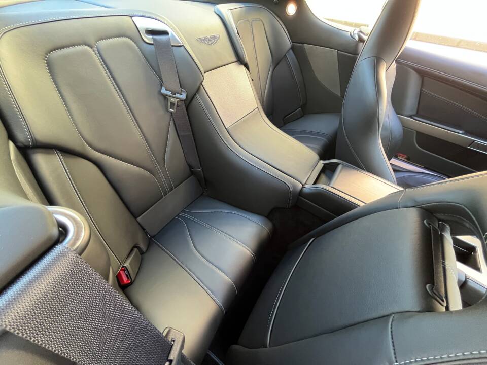 Bild 27/57 von Aston Martin Virage (2011)