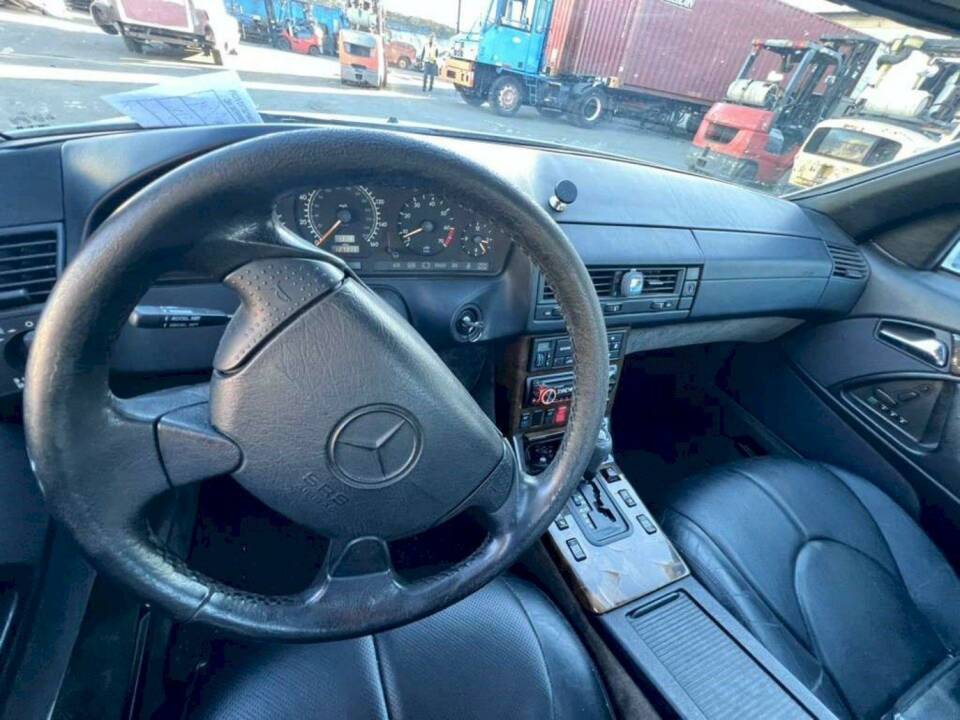 Image 28/40 of Mercedes-Benz SL 500 (1996)