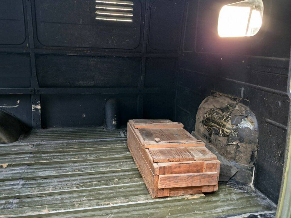 Image 36/51 of UAZ 3741 (1991)