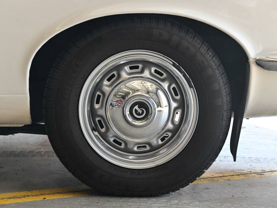 Bild 30/36 von Daimler Sovereign 4.2 (1976)