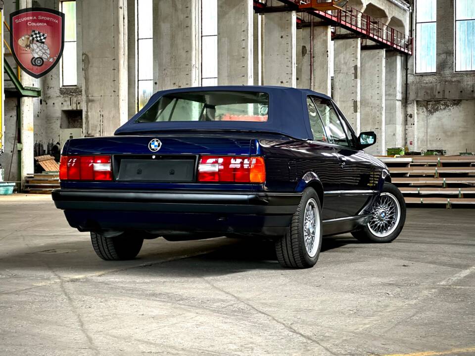 Image 7/86 of BMW 318i (1994)