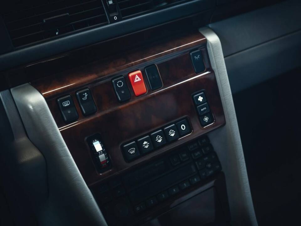 Image 9/15 of Mercedes-Benz E 420 (1995)