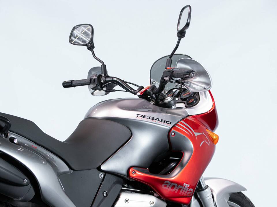 Immagine 37/50 di Aprilia DUMMY (2004)