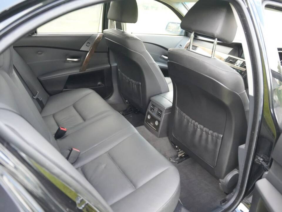 Bild 6/48 von BMW 550i (2006)