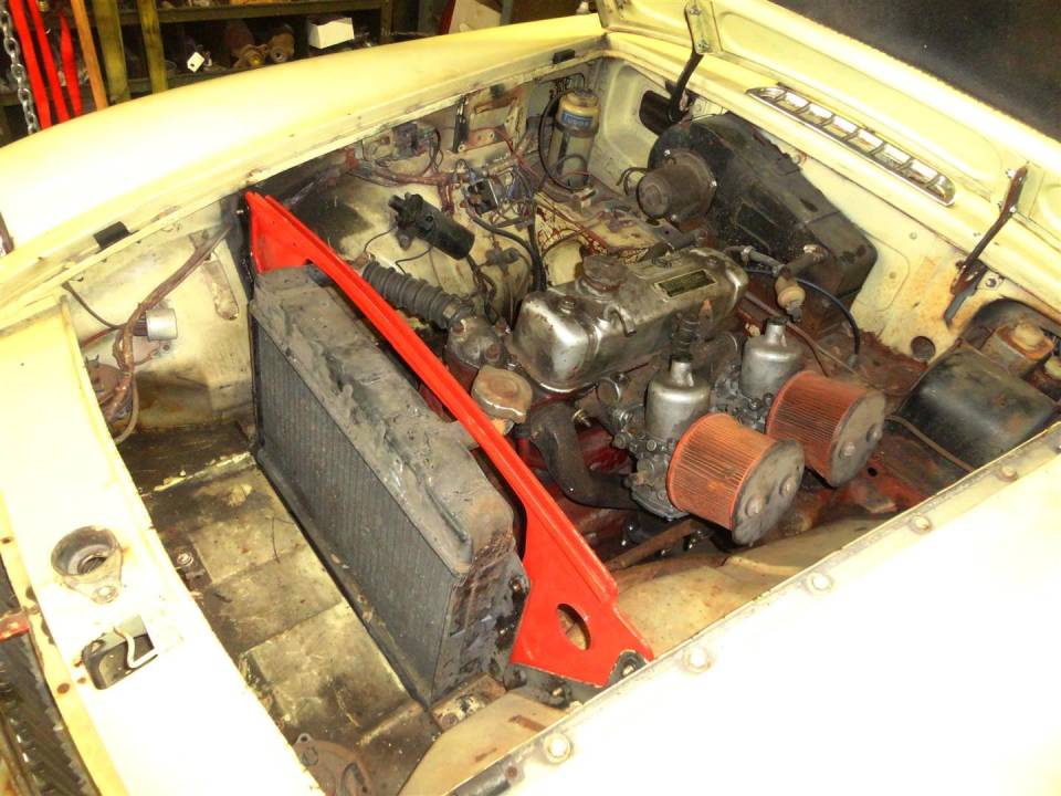 Image 10/33 of MG MGB GT (1970)