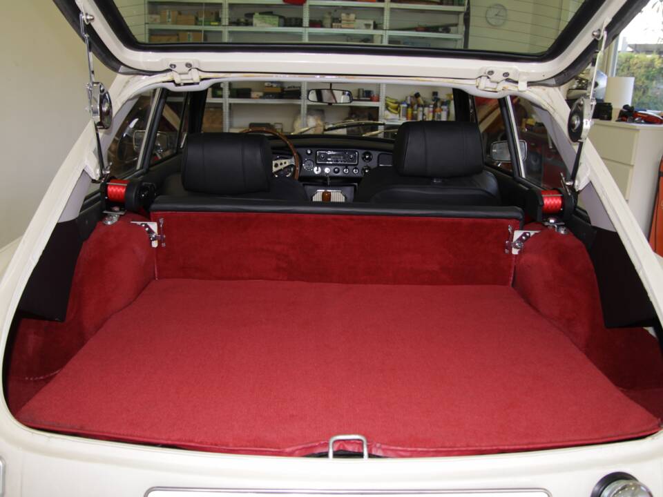 Bild 14/28 von MG MGB GT (1968)