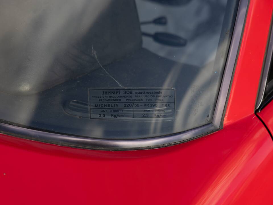 Bild 17/50 von Ferrari 308 GTBi Quattrovalvole (1983)