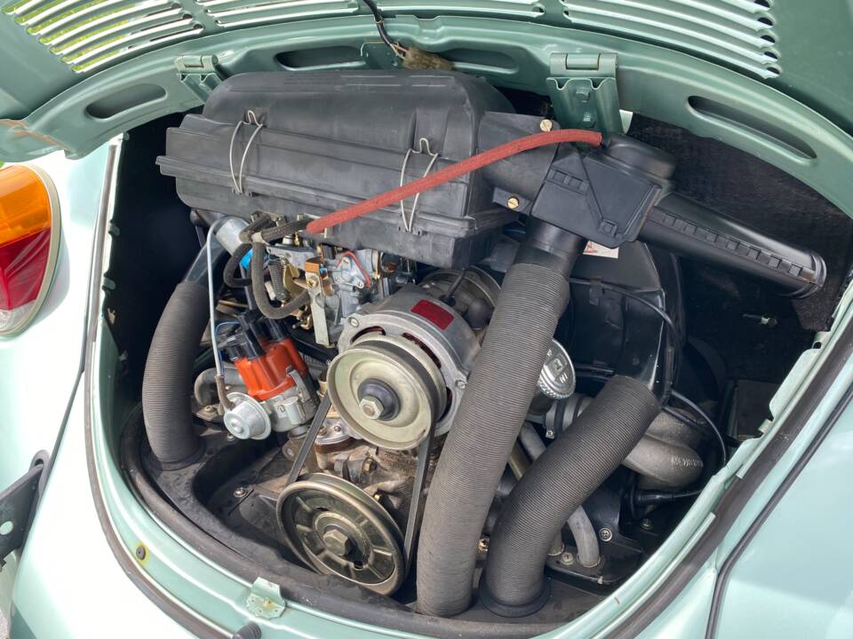 Image 70/96 of Volkswagen Beetle 1303 (1980)