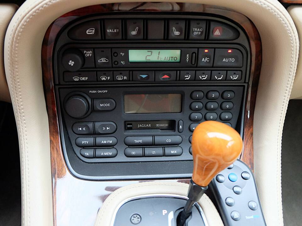 Image 34/60 de Daimler Super V8 (2000)