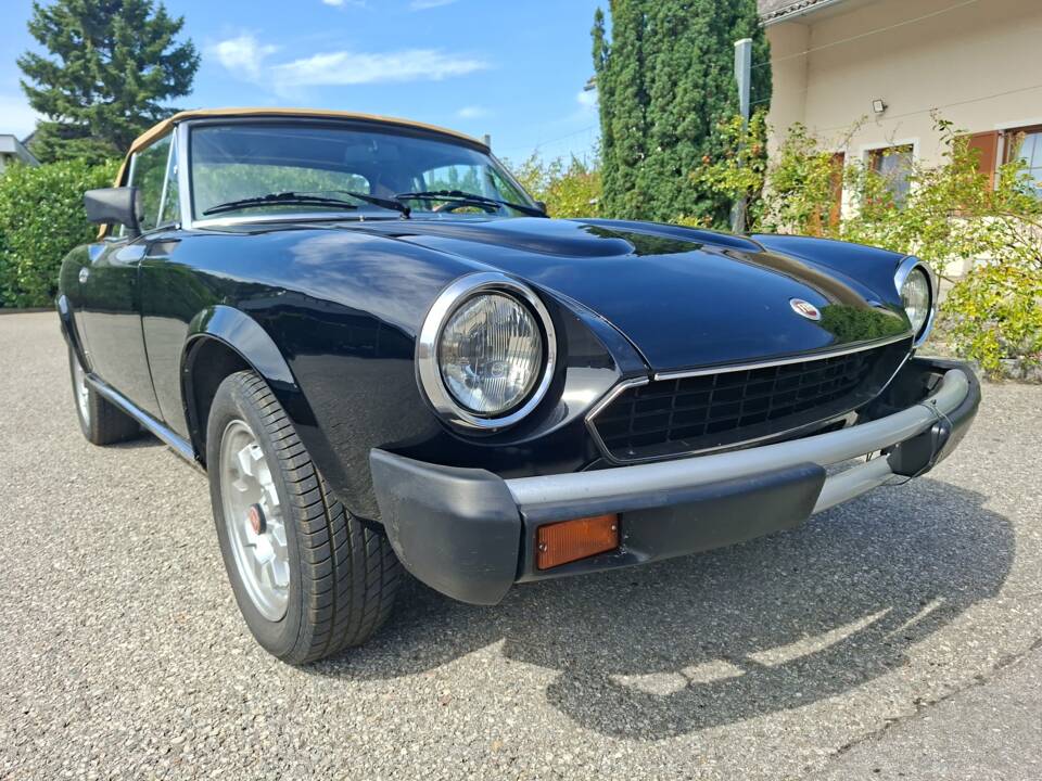 Imagen 5/19 de FIAT 124 Pininfarina Spidereuropa (1982)