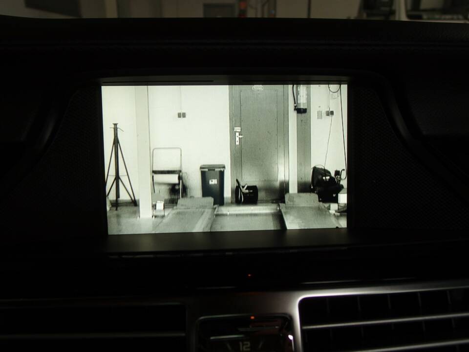 Image 54/97 of Mercedes-Benz CLS 63 AMG S 4MATIC (2013)