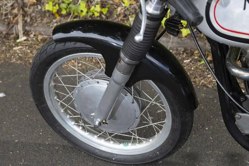 Image 25/33 of Norton Dominator Slimline TT (1969)