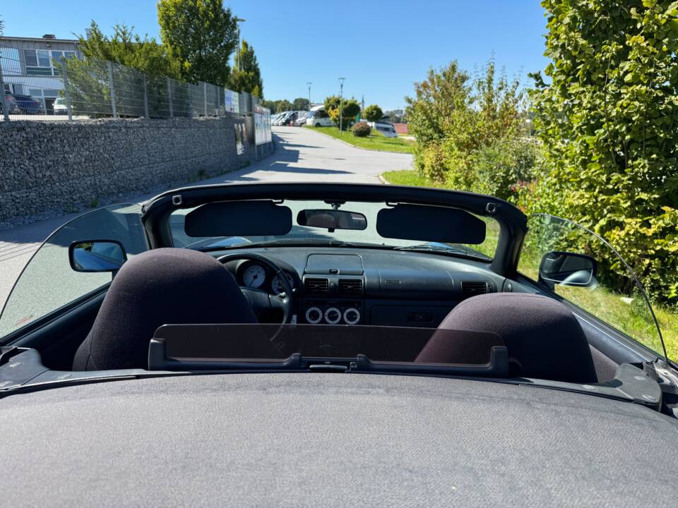 Image 16/23 de Toyota MR2 (2000)
