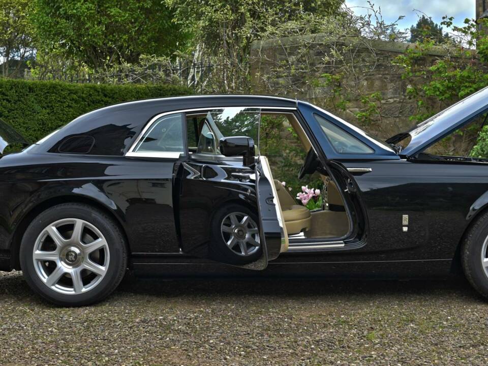 Immagine 17/50 di Rolls-Royce Phantom Coupé (2010)