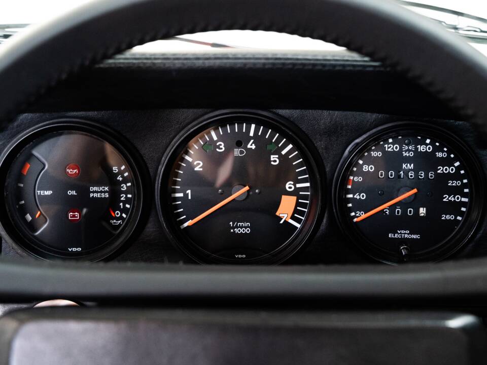 Image 10/31 of Porsche 911 Carrera 3.2 (1988)
