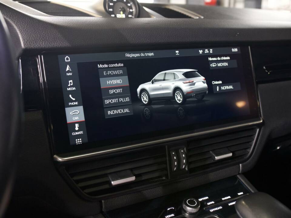Image 15/17 of Porsche Cayenne E-Hybrid (2018)