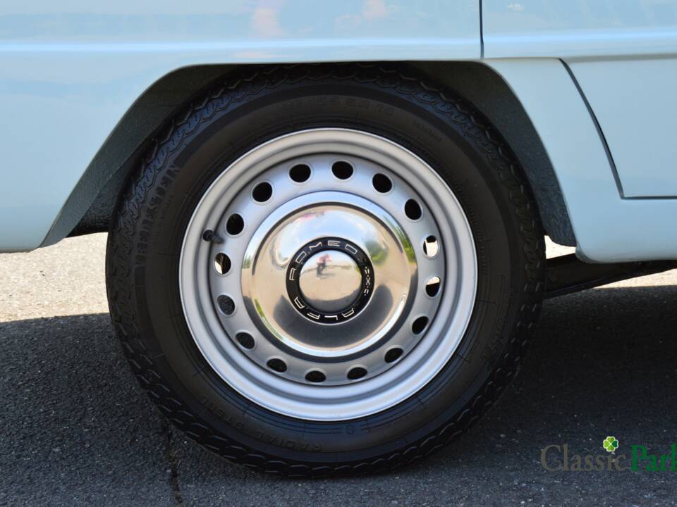 Image 13/50 de Alfa Romeo Giulia 1300 (1967)