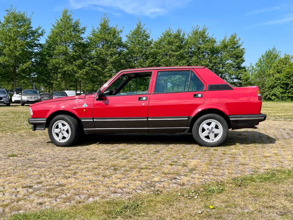 Afbeelding 6/20 van Alfa Romeo Giulietta 1.8 (1982)