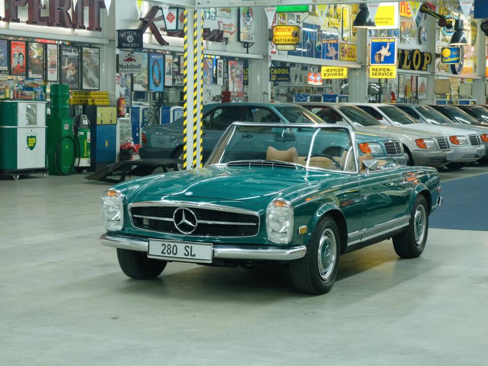 Image 2/50 de Mercedes-Benz 280 SL (1968)